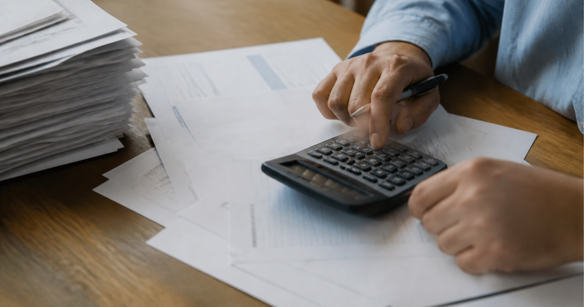 Document comptable montrant calculs deductions charges immobilieres